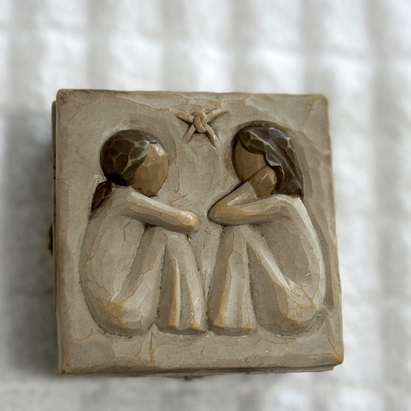Willow Tree Other - Willow Tree Friendship Trinket Box Vintage 2003